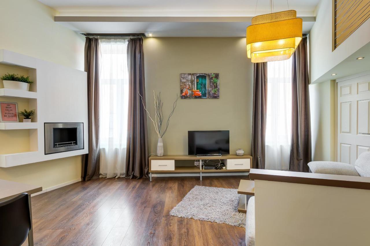 Spacious & Stylish Apartment In Downtown Budapest Exterior photo
