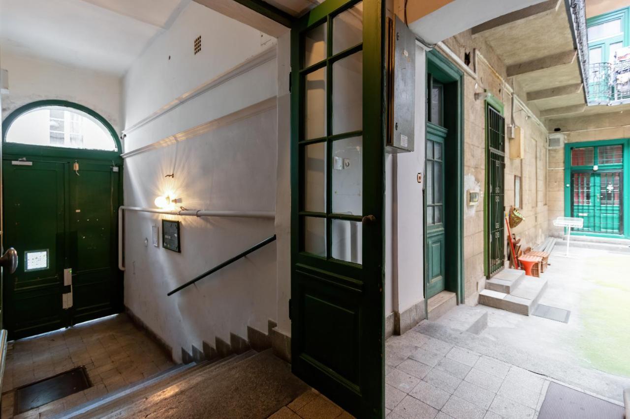 Spacious & Stylish Apartment In Downtown Budapest Exterior photo
