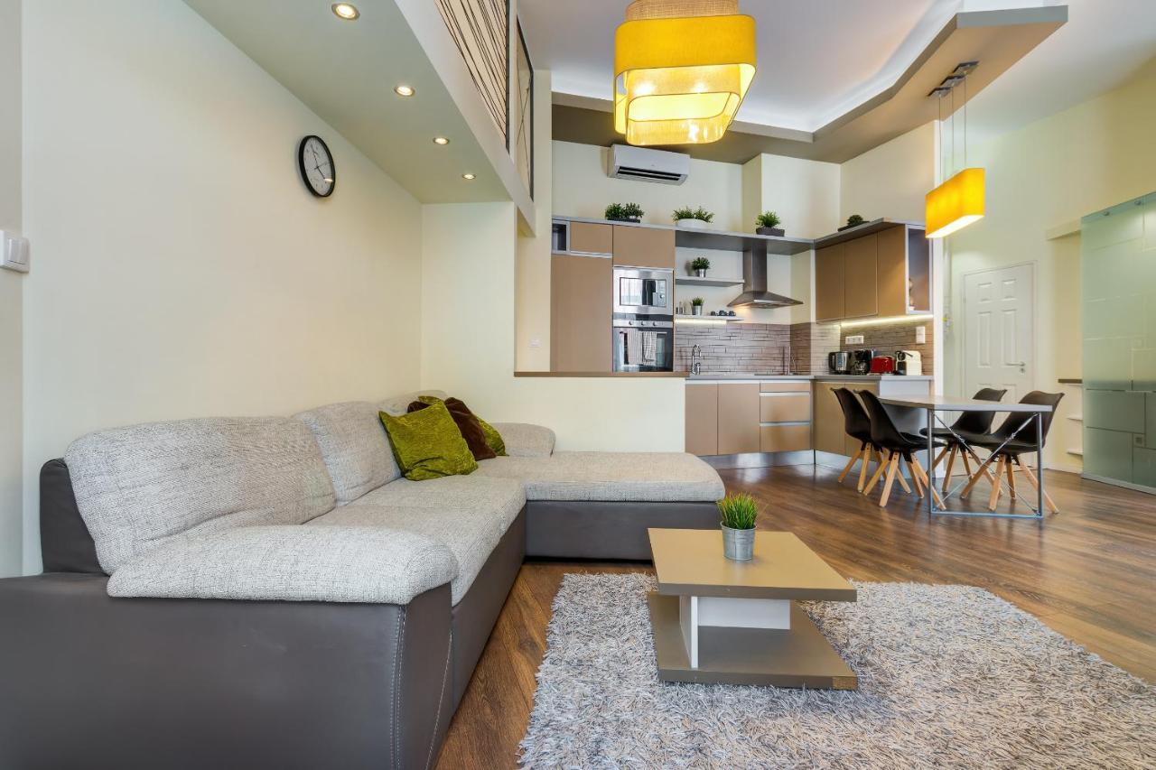 Spacious & Stylish Apartment In Downtown Budapest Exterior photo